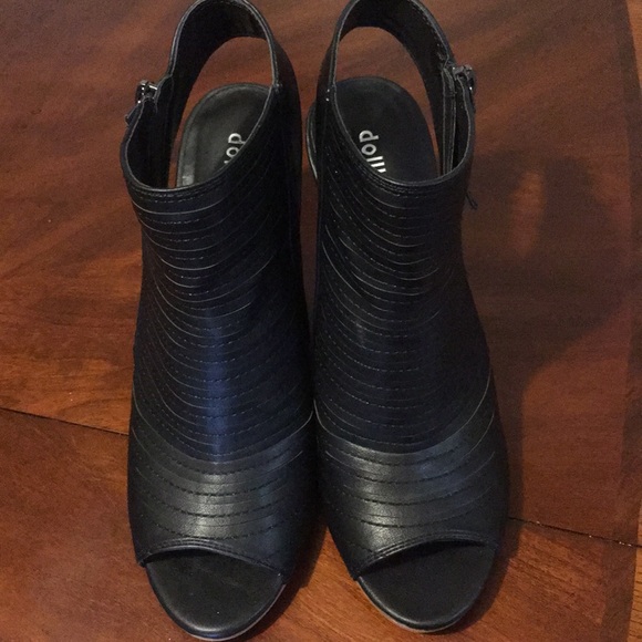 Dollhouse open Toe wedges - Picture 2 of 3